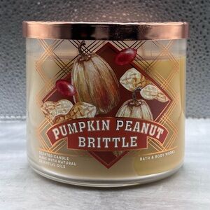 Bath & Body Works Pumpkin Peanut Brittle 3 Wick Candle